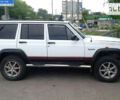 Білий Джип Cherokee, об'ємом двигуна 2.5 л та пробігом 280 тис. км за 5400 $, фото 1 на Automoto.ua