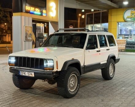 Белый Джип Чероки, объемом двигателя 2.5 л и пробегом 343 тыс. км за 2100 $, фото 1 на Automoto.ua