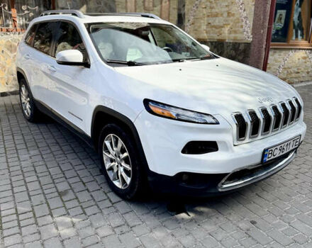 Белый Джип Чероки, объемом двигателя 2.36 л и пробегом 220 тыс. км за 15400 $, фото 1 на Automoto.ua