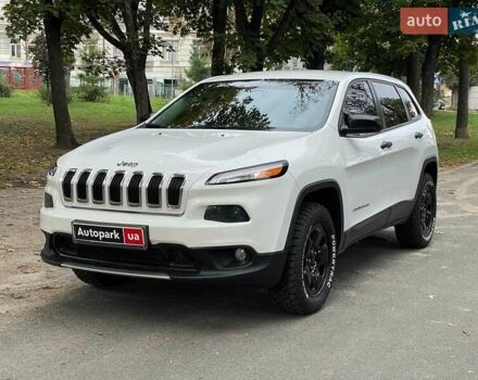 Білий Джип Cherokee, об'ємом двигуна 2.4 л та пробігом 290 тис. км за 12490 $, фото 1 на Automoto.ua