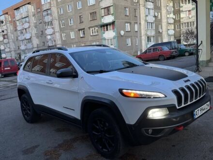 Білий Джип Cherokee, об'ємом двигуна 3.24 л та пробігом 130 тис. км за 15000 $, фото 1 на Automoto.ua