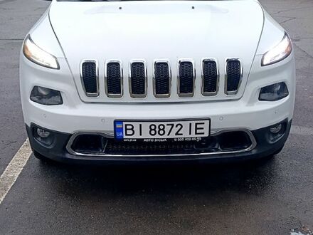 Джип Чероки 2014 в Лубнах на Automoto.ua Белый Джип Чероки, объемом двигателя 2.4 л и пробегом 35 тыс. км за 16500 $, фото 1 на Automoto.ua