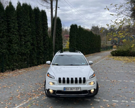 Джип Чероки 2014 в Шепетовке на Automoto.ua Белый Джип Чероки, объемом двигателя 2.36 л и пробегом 220 тыс. км за 10300 $, фото 1 на Automoto.ua