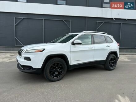 Белый Джип Чероки, объемом двигателя 3.24 л и пробегом 200 тыс. км за 11990 $, фото 1 на Automoto.ua