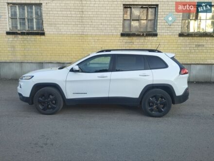 Білий Джип Cherokee, об'ємом двигуна 2.36 л та пробігом 227 тис. км за 12000 $, фото 1 на Automoto.ua