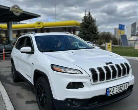 Білий Джип Cherokee, об'ємом двигуна 2.36 л та пробігом 126 тис. км за 15500 $, фото 1 на Automoto.ua
