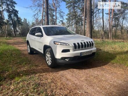 Білий Джип Cherokee, об'ємом двигуна 2.4 л та пробігом 190 тис. км за 13300 $, фото 1 на Automoto.ua