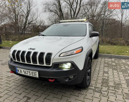 Білий Джип Cherokee, об'ємом двигуна 3.24 л та пробігом 185 тис. км за 16000 $, фото 1 на Automoto.ua