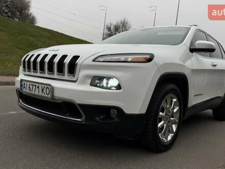 Белый Джип Чероки, объемом двигателя 2.36 л и пробегом 170 тыс. км за 13200 $, фото 1 на Automoto.ua