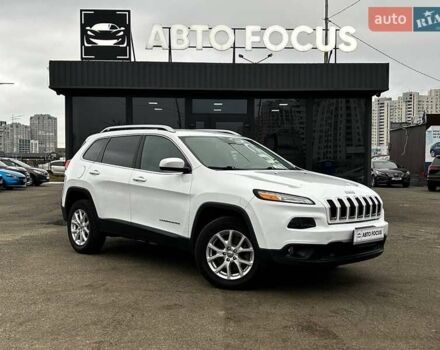 Белый Джип Чероки, объемом двигателя 3.24 л и пробегом 101 тыс. км за 16490 $, фото 1 на Automoto.ua