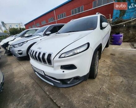 Белый Джип Чероки, объемом двигателя 2 л и пробегом 137 тыс. км за 12800 $, фото 1 на Automoto.ua