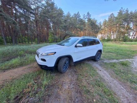 Джип Cherokee 2015 у Котельве на Automoto.ua Білий Джип Cherokee, об'ємом двигуна 2.4 л та пробігом 170 тис. км за 12600 $, фото 1 на Automoto.ua