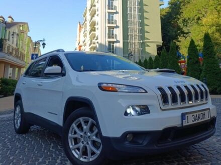 Джип Чероки 2015 в Киеве на Automoto.ua Белый Джип Чероки, объемом двигателя 0 л и пробегом 110 тыс. км за 14000 $, фото 1 на Automoto.ua