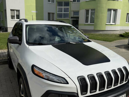 Білий Джип Cherokee, об'ємом двигуна 3.24 л та пробігом 175 тис. км за 16000 $, фото 1 на Automoto.ua