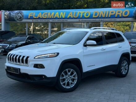 Білий Джип Cherokee, об'ємом двигуна 2.36 л та пробігом 112 тис. км за 13300 $, фото 1 на Automoto.ua