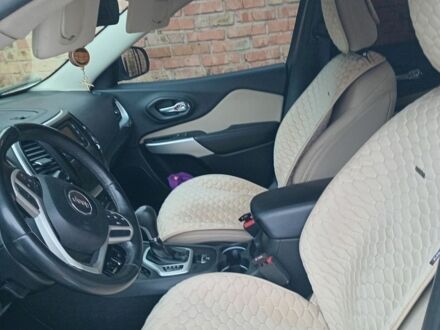 Білий Джип Cherokee, об'ємом двигуна 2.36 л та пробігом 175 тис. км за 13500 $, фото 1 на Automoto.ua