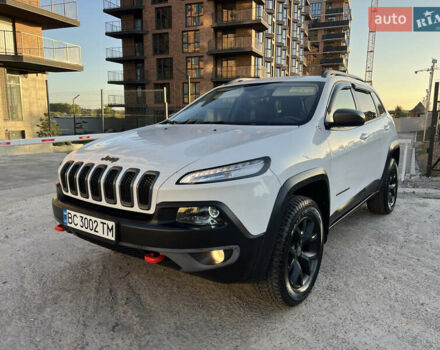 Білий Джип Cherokee, об'ємом двигуна 2.36 л та пробігом 184 тис. км за 13800 $, фото 1 на Automoto.ua