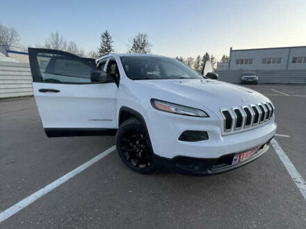 Джип Cherokee 2016 у Рівному на Automoto.ua Білий Джип Cherokee, об'ємом двигуна 2.36 л та пробігом 166 тис. км за 12400 $, фото 1 на Automoto.ua