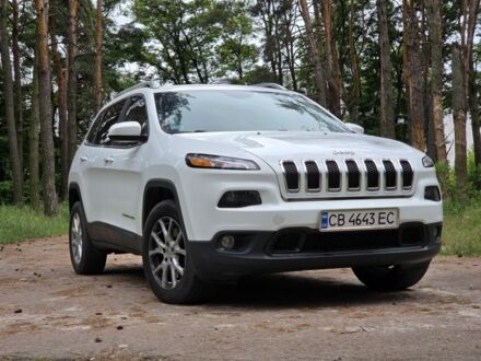 Джип Чероки 2016 в Чернигове на Automoto.ua Белый Джип Чероки, объемом двигателя 3.2 л и пробегом 140 тыс. км за 14000 $, фото 1 на Automoto.ua