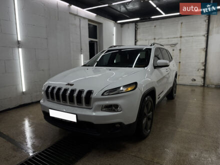 Білий Джип Cherokee, об'ємом двигуна 3.24 л та пробігом 131 тис. км за 10900 $, фото 1 на Automoto.ua