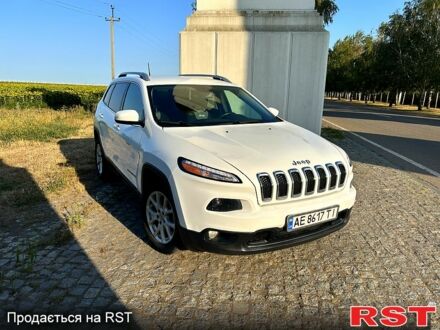 Білий Джип Cherokee, об'ємом двигуна 3.2 л та пробігом 164 тис. км за 13000 $, фото 1 на Automoto.ua
