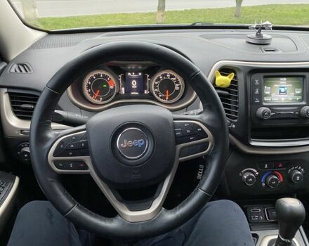 Белый Джип Чероки, объемом двигателя 2.4 л и пробегом 71 тыс. км за 15000 $, фото 1 на Automoto.ua