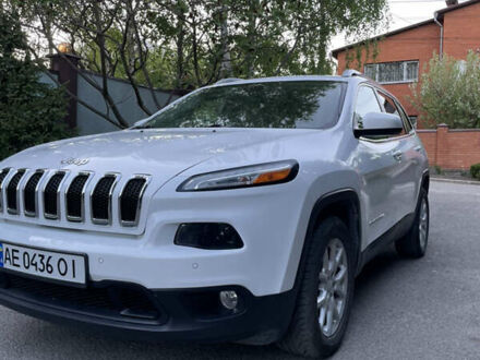 Джип Cherokee 2017 у Дніпро (Дніпропетровську) на Automoto.ua Білий Джип Cherokee, об'ємом двигуна 2.36 л та пробігом 117 тис. км за 13999 $, фото 1 на Automoto.ua