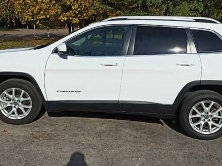 Белый Джип Чероки, объемом двигателя 2.36 л и пробегом 209 тыс. км за 12000 $, фото 1 на Automoto.ua