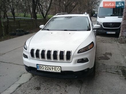 Білий Джип Cherokee, об'ємом двигуна 2.36 л та пробігом 53 тис. км за 14900 $, фото 1 на Automoto.ua