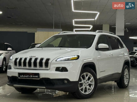Джип Cherokee 2017 у Миколаєві на Automoto.ua Білий Джип Cherokee, об'ємом двигуна 2.36 л та пробігом 107 тис. км за 12999 $, фото 1 на Automoto.ua
