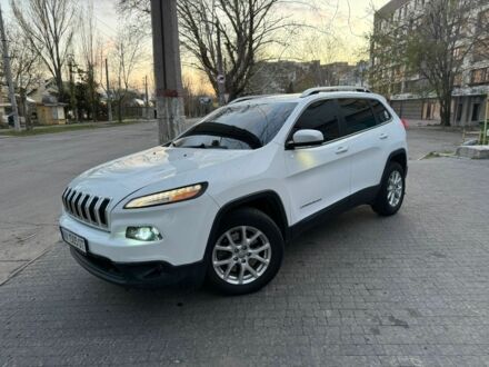 Белый Джип Чероки, объемом двигателя 2.4 л и пробегом 186 тыс. км за 14000 $, фото 1 на Automoto.ua