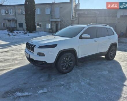 Белый Джип Чероки, объемом двигателя 2.36 л и пробегом 120 тыс. км за 15500 $, фото 1 на Automoto.ua