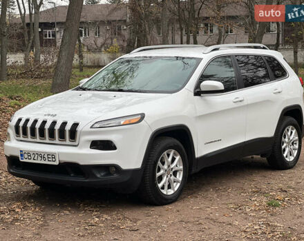 Белый Джип Чероки, объемом двигателя 3.2 л и пробегом 113 тыс. км за 15200 $, фото 1 на Automoto.ua