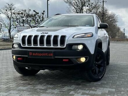 Джип Чероки 2017 в Киеве на Automoto.ua Белый Джип Чероки, объемом двигателя 2.36 л и пробегом 140 тыс. км за 17500 $, фото 1 на Automoto.ua