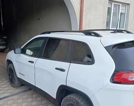 Білий Джип Cherokee, об'ємом двигуна 2.36 л та пробігом 53 тис. км за 13500 $, фото 1 на Automoto.ua