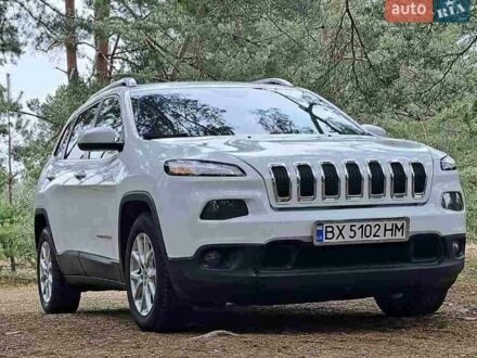 Джип Cherokee 2018 у Нетешине на Automoto.ua Білий Джип Cherokee, об'ємом двигуна 2.36 л та пробігом 144 тис. км за 14000 $, фото 1 на Automoto.ua