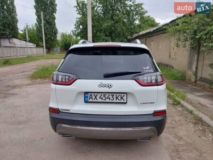 Білий Джип Cherokee, об'ємом двигуна 3.2 л та пробігом 43 тис. км за 21500 $, фото 1 на Automoto.ua