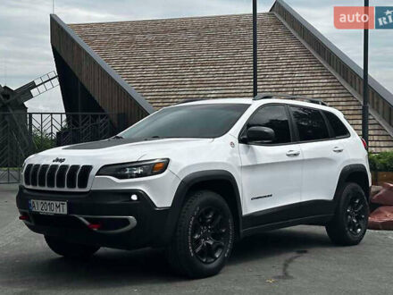 Джип Чероки 2018 в Киеве на Automoto.ua Белый Джип Чероки, объемом двигателя 1.99 л и пробегом 117 тыс. км за 12200 $, фото 1 на Automoto.ua