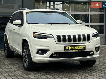 Белый Джип Чероки, объемом двигателя 2 л и пробегом 76 тыс. км за 18900 $, фото 1 на Automoto.ua