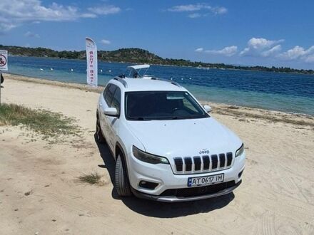 Білий Джип Cherokee, об'ємом двигуна 2.36 л та пробігом 210 тис. км за 15900 $, фото 1 на Automoto.ua