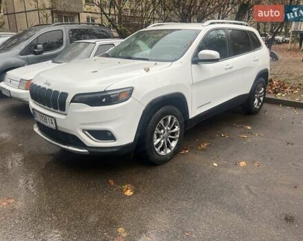 Белый Джип Чероки, объемом двигателя 2.36 л и пробегом 146 тыс. км за 17500 $, фото 1 на Automoto.ua