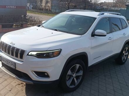Білий Джип Cherokee, об'ємом двигуна 2 л та пробігом 108 тис. км за 26020 $, фото 1 на Automoto.ua