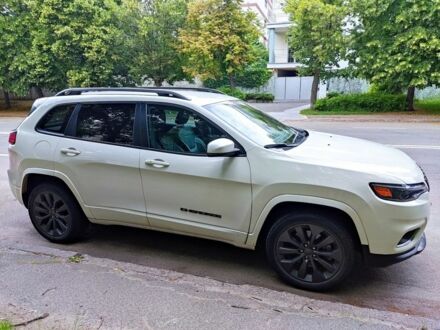 Білий Джип Cherokee, об'ємом двигуна 2 л та пробігом 56 тис. км за 17600 $, фото 1 на Automoto.ua