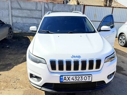 Белый Джип Чероки, объемом двигателя 2.4 л и пробегом 150 тыс. км за 16800 $, фото 1 на Automoto.ua