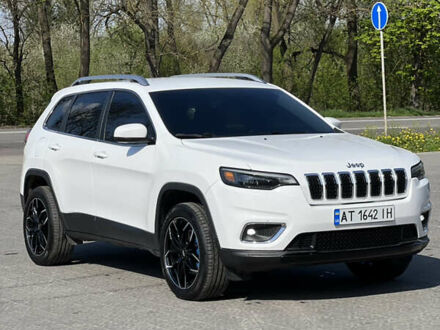 Джип Чероки 2018 в Ивано-Франковске на Automoto.ua Белый Джип Чероки, объемом двигателя 3.24 л и пробегом 180 тыс. км за 15500 $, фото 1 на Automoto.ua