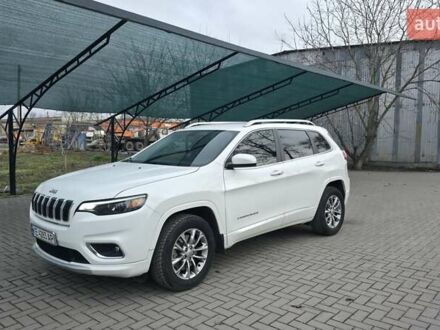 Белый Джип Чероки, объемом двигателя 2.36 л и пробегом 137 тыс. км за 16000 $, фото 1 на Automoto.ua