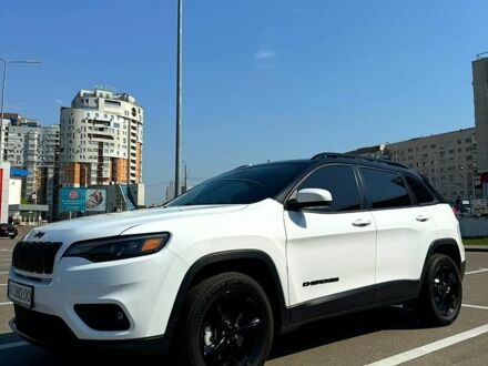 Белый Джип Чероки, объемом двигателя 2.4 л и пробегом 143 тыс. км за 15800 $, фото 1 на Automoto.ua