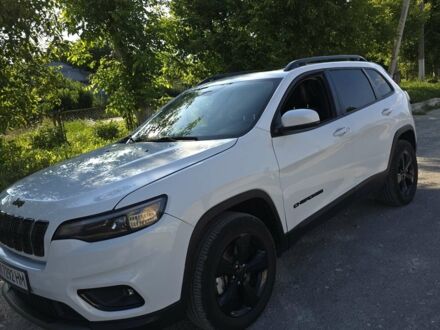 Білий Джип Cherokee, об'ємом двигуна 2.36 л та пробігом 76 тис. км за 15500 $, фото 1 на Automoto.ua