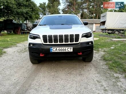 Джип Cherokee 2018 у Корсунь-Шевченковском на Automoto.ua Білий Джип Cherokee, об'ємом двигуна 3.24 л та пробігом 80 тис. км за 20500 $, фото 1 на Automoto.ua