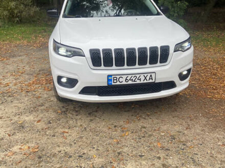 Джип Чероки 2019 в Львове на Automoto.ua Белый Джип Чероки, объемом двигателя 2.36 л и пробегом 135 тыс. км за 14800 $, фото 1 на Automoto.ua